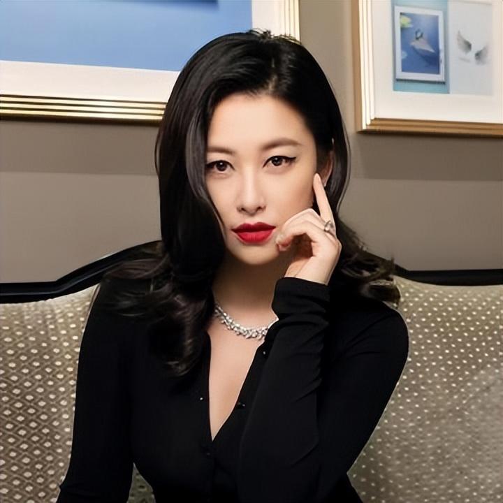 朱珠:每任男友都富甲一方