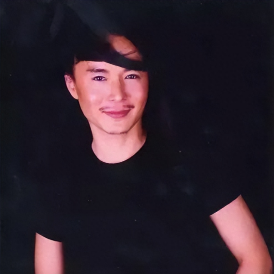 歌手周峰深圳街头离奇失踪9年时间下落不明连家人都找不到