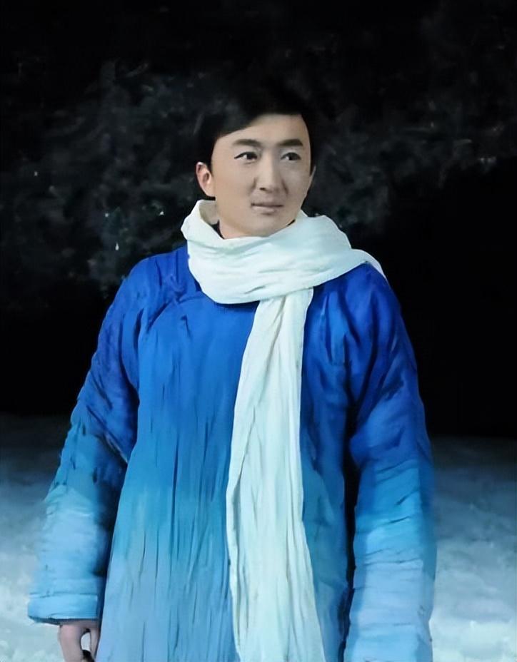 刘伯勋出生于辽宁沈阳一个普通家庭,爸爸是一名工人,妈妈在附近的学校