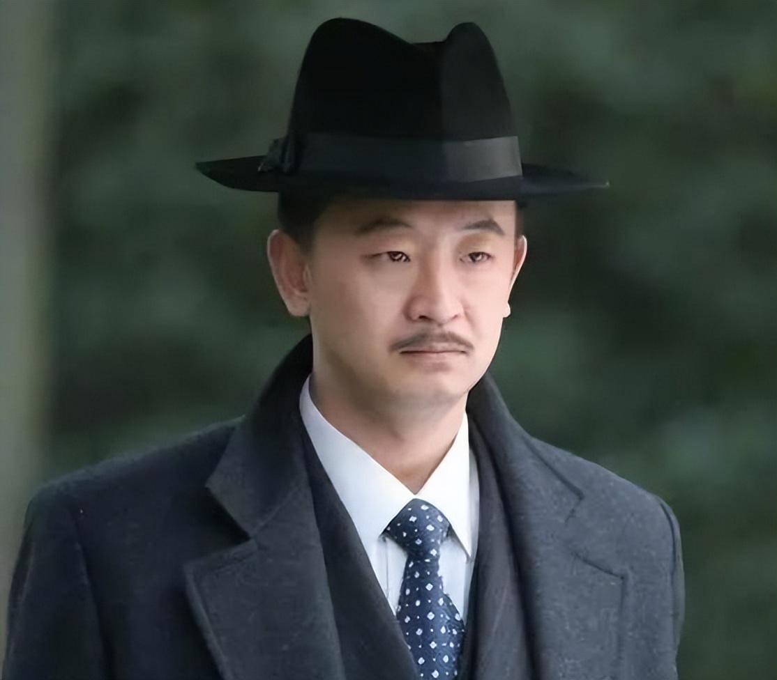 回顾演员曲栅栅嫁给落魄黄海波任劳任怨养夫九年如今苦尽甘来