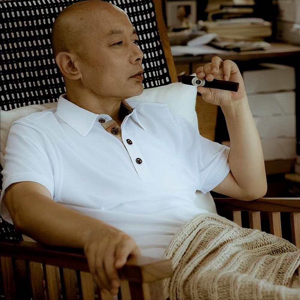 妹妹远在美国父母也已离世如今66岁无儿无女的葛优如何了