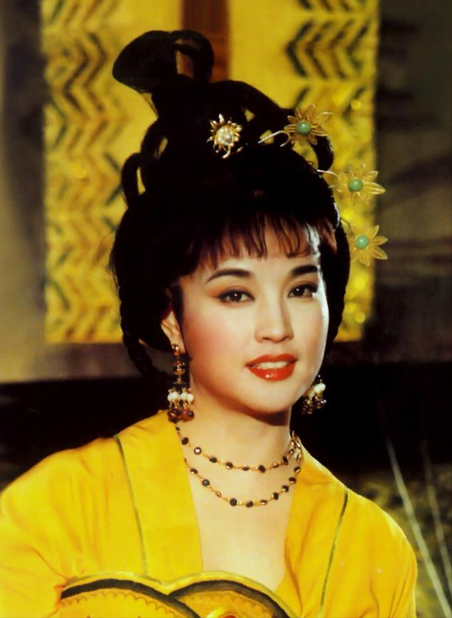 刘晓庆为我们做了一个示范.百科上显示她是1955年出生.