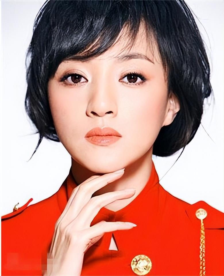 有传言,让她爆火的小品原定的女演员本是他人,后来却变成了她.