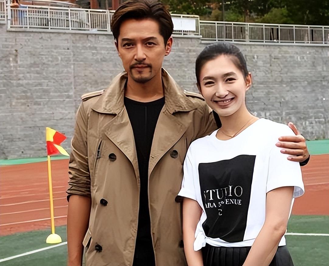 回顾薛佳凝分手15年后胡歌娶妻生子她选择出家背后心酸无人知