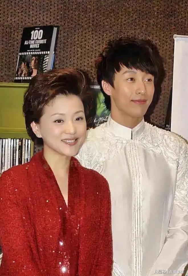 央视名嘴杨澜赴美留学却嫁入豪门丈夫吴征财产学历争议不断