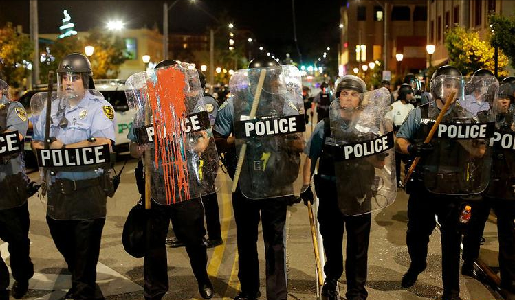 2022年华裔女博士被美国警察连开18枪射杀法院她没交物业费