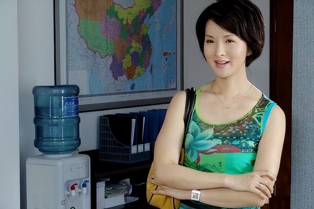 回顾谢兰跟丈夫丁克12年39岁意外怀孕她的决定让婆婆沉默