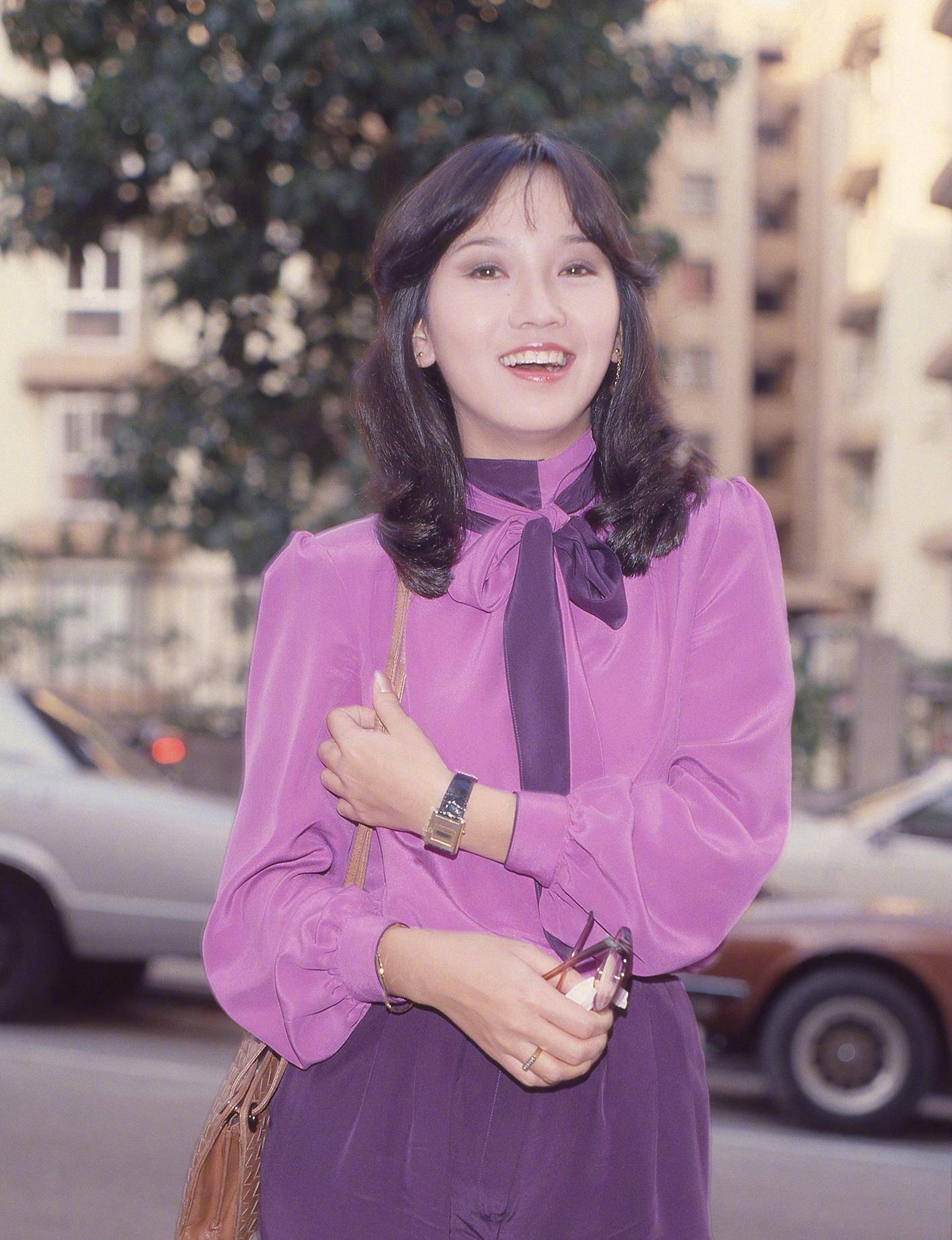 回顾赵雅芝的3个儿子长子47岁次子44岁小儿子37岁个个让她骄傲