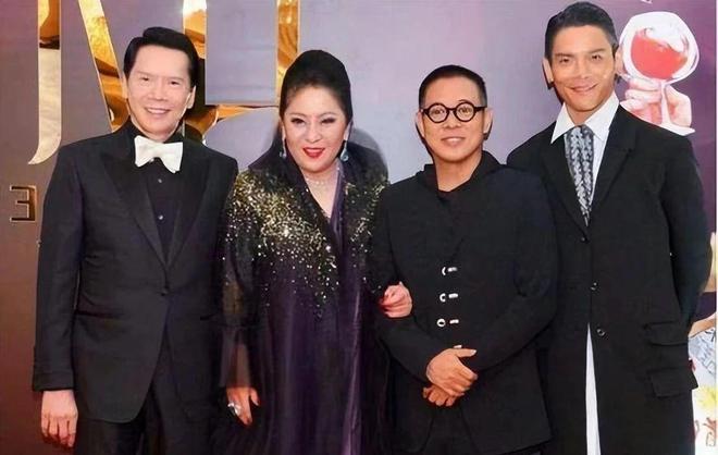 吴镇宇批评向佐,会影响儿子费曼的安全?向华强又被"黑化"了