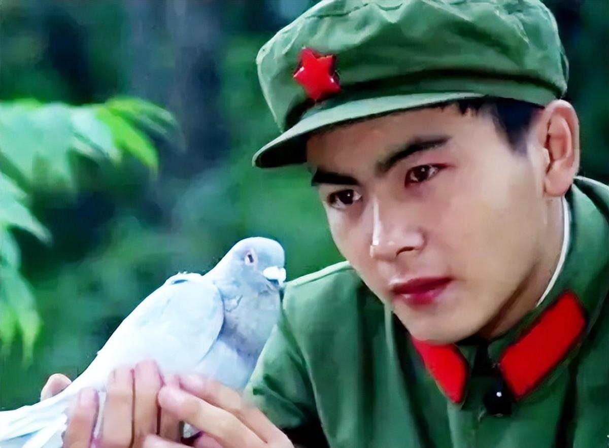 洪剑涛:年轻时长得帅,后因误诊乌龙致发胖,如今儿子成他的骄傲