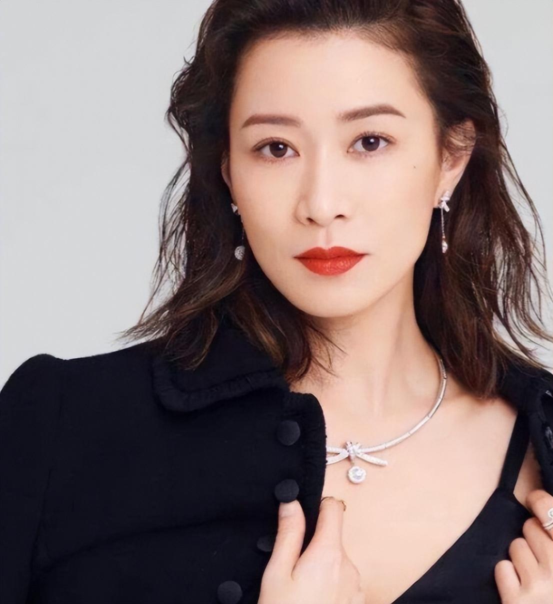 回顾没想到48岁佘诗曼竟以这种方式给所有演员们提了个醒