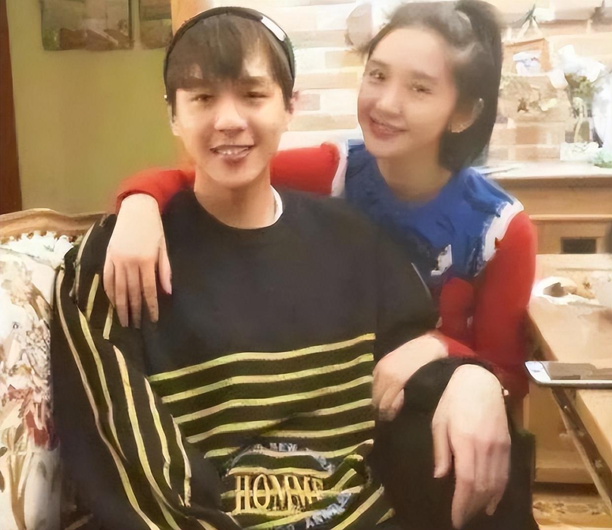 回顾有种整容叫唐艺昕结婚老公张若昀变化不大她像换了个人