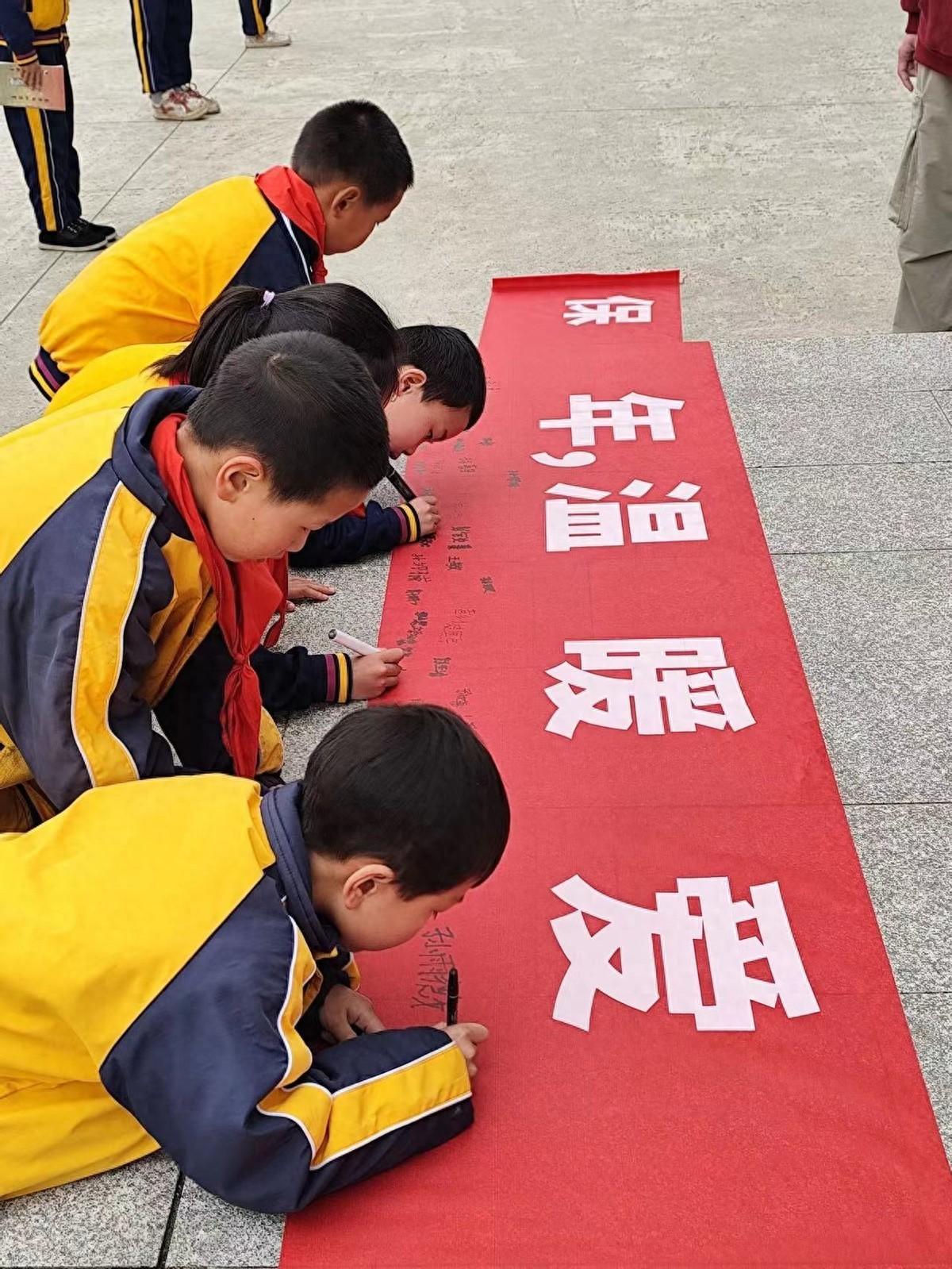 龙溪铺实验小学图片