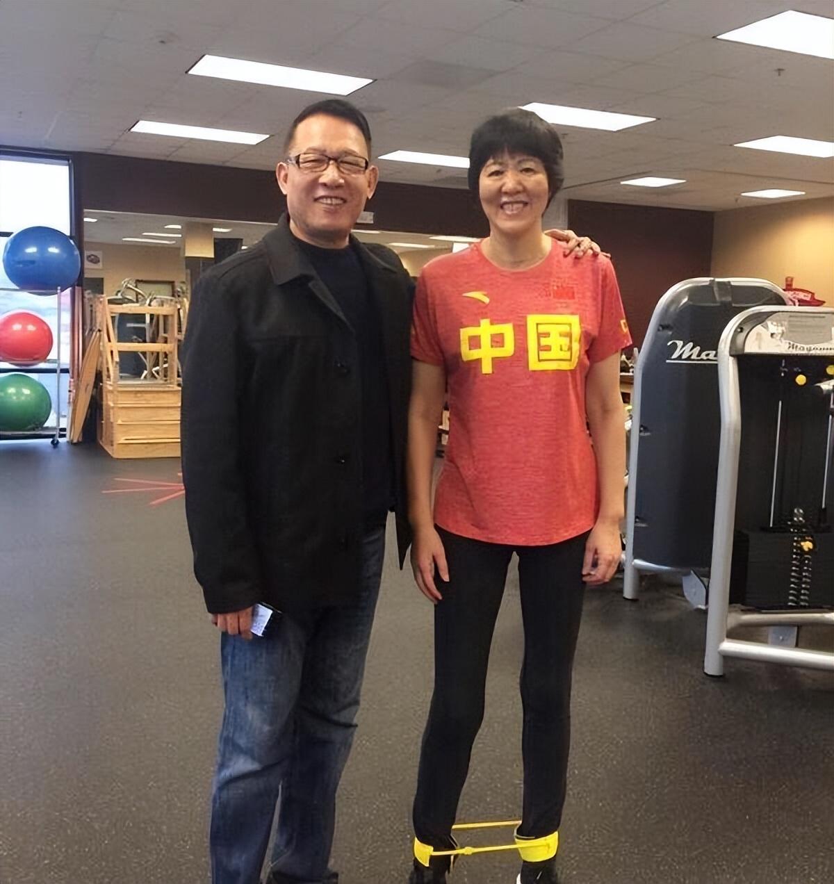 生活中的郎平年逾五旬找到真爱再婚让她成幸福小女人