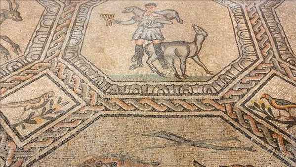 英国数千年前壁画上出现5个简体汉字网友难道是穿越了