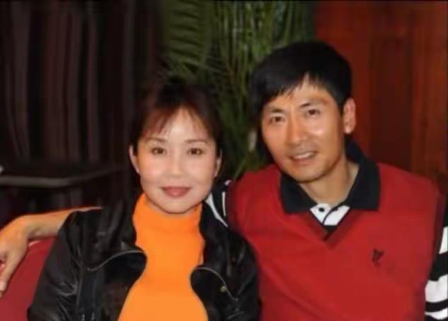 陆剑民出道多年却不火如今凭追风者出圈妻子是歌手胡月