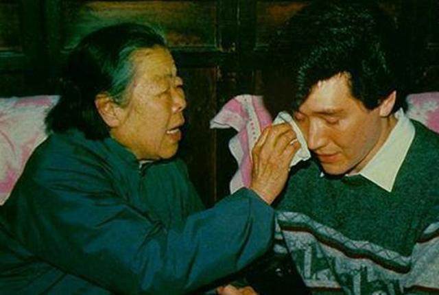 回顾费翔爱过3个顶级美女自称一辈子不会结婚他经历了啥