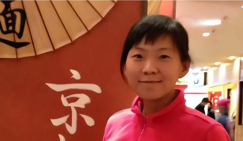 在那个认为"女子无才便是德"的小县城,杨楠不同于其他早早辍学在家的