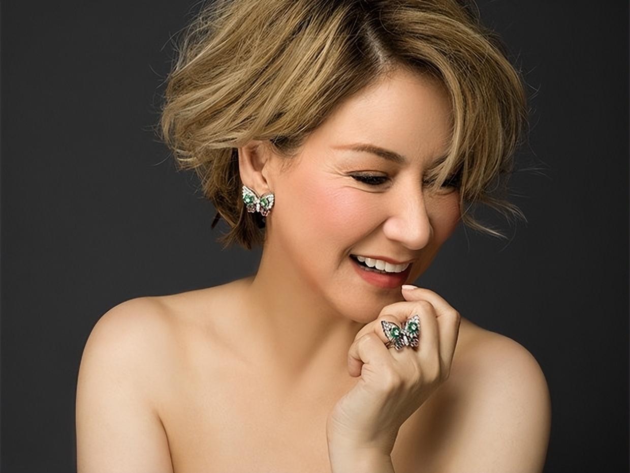 回顾这一次守寡40年的铁肺歌后甄妮让世界刮目相看