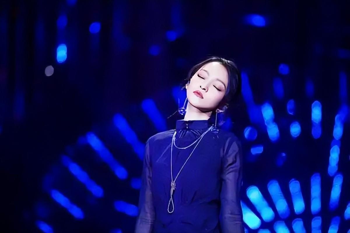 回顾这一次靠造型出圈的张韶涵让所有人都刮目相看