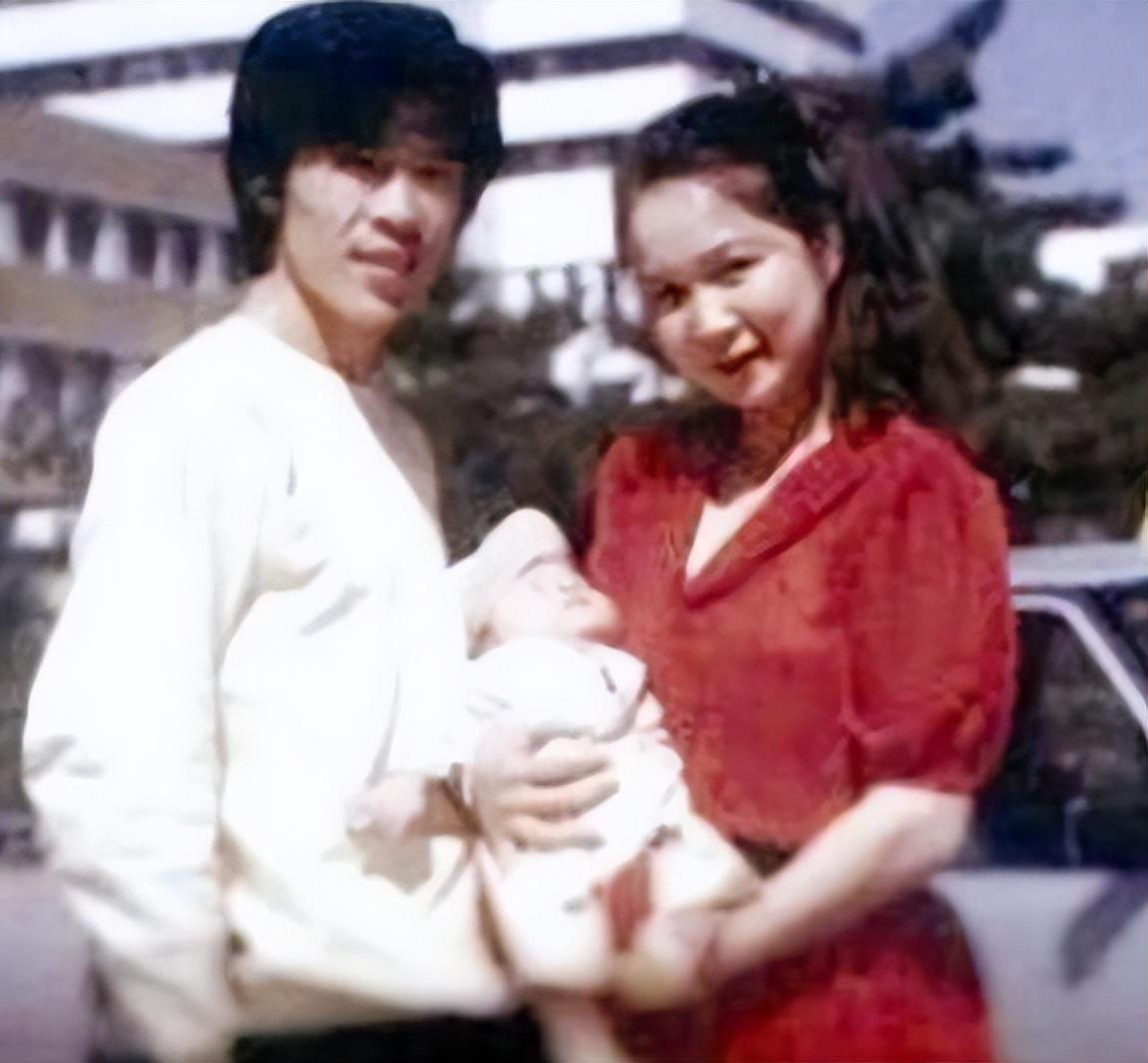 回顾蔡明嫁初恋丁秋星结婚38年生一子如今儿子是她的骄傲