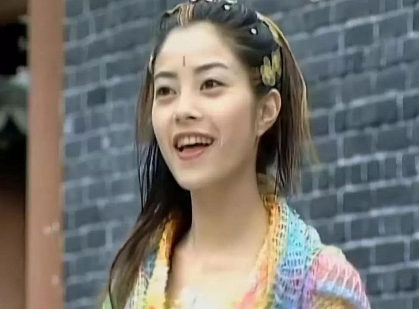 回顾女星的美人鱼造型:林允好尴尬,赵丽颖惊艳,她美得让人窒息
