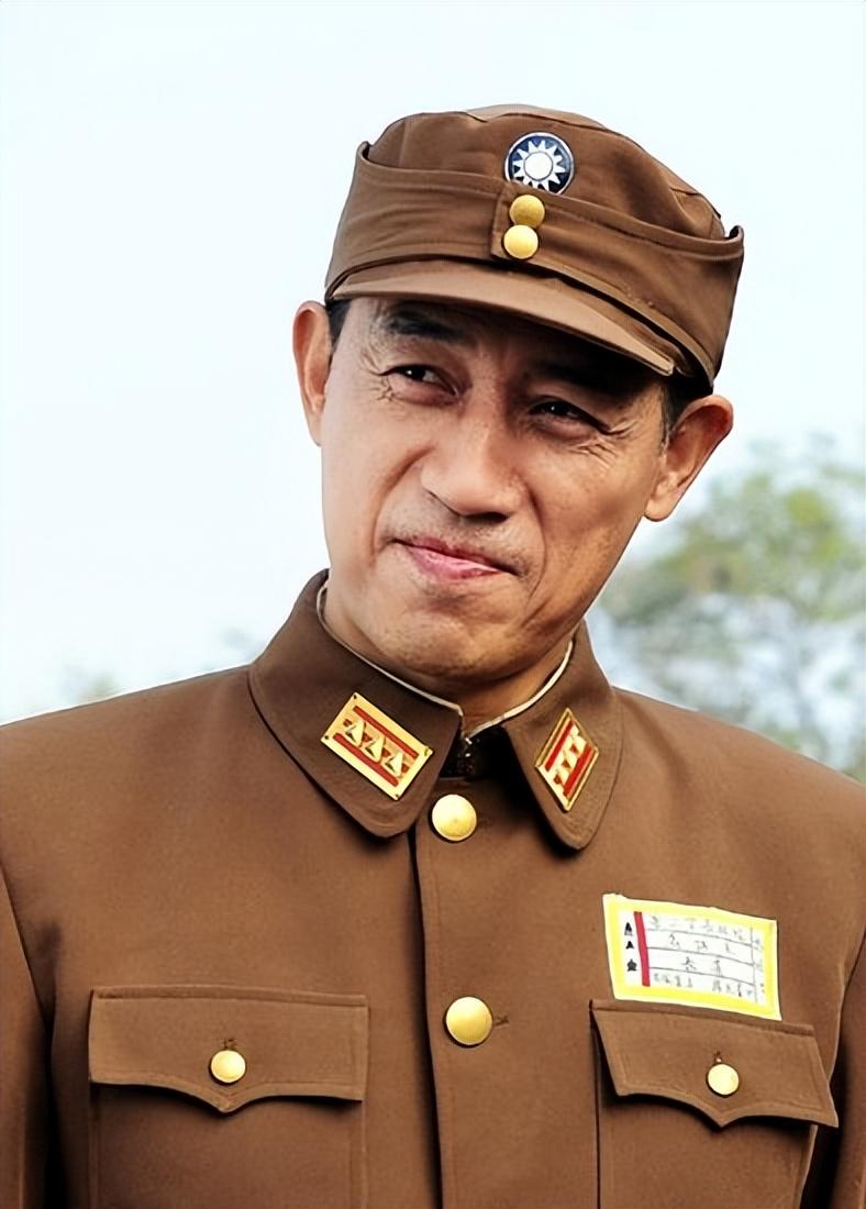 演员石凉当过主持人也做过演员经历两段婚姻如今过得很幸福