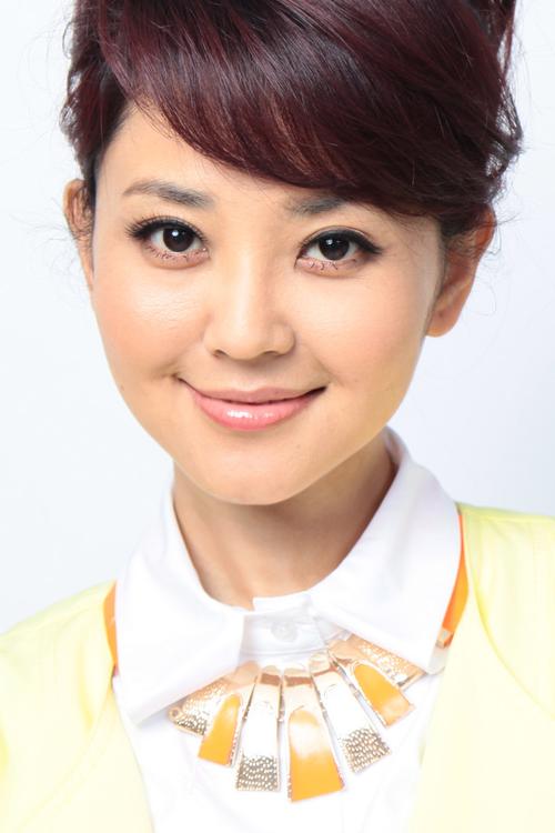 央视一姐方琼的消失是整个主持界的悲哀和损失