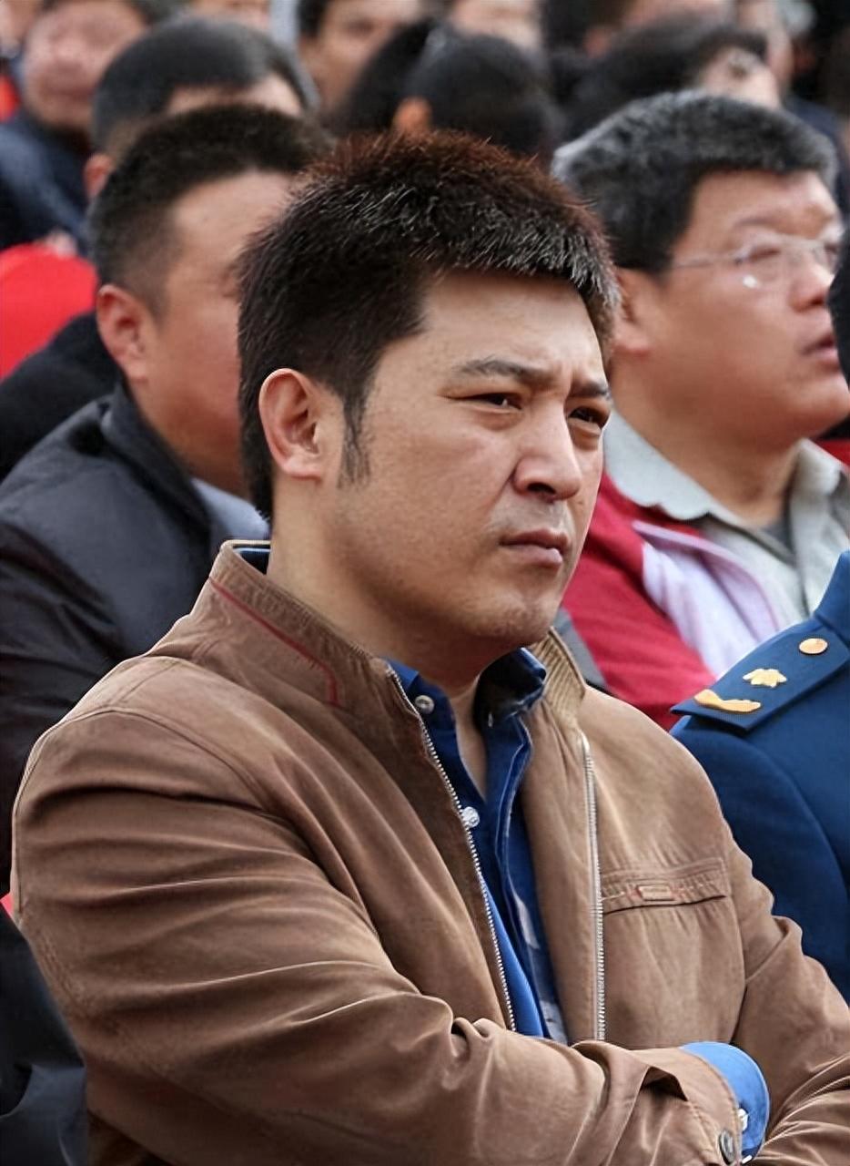 演员孙涛娶平凡妻子李莉钱也归她管成名后更爱她