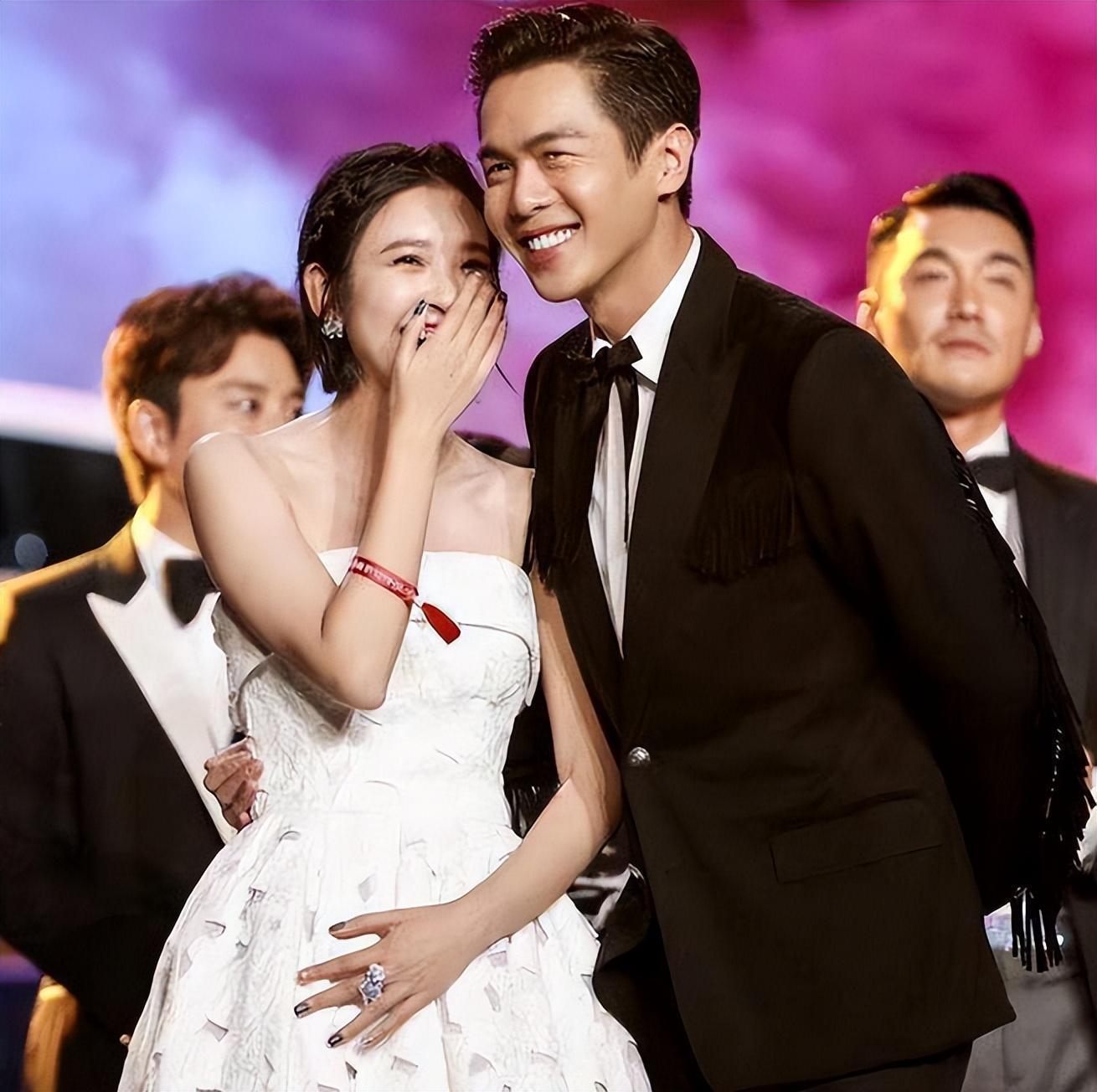 回顾有种整容叫唐艺昕结婚老公张若昀变化不大她像换了个人