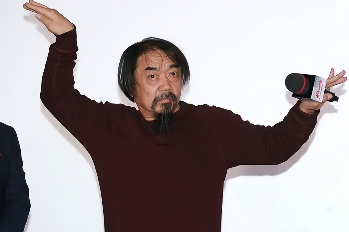 演员尚铁龙:当18年工人,小山羊胡,谢顶,他才不是普通69岁老头
