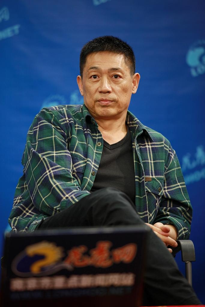 演员石凉当过主持人也做过演员经历两段婚姻如今过得很幸福