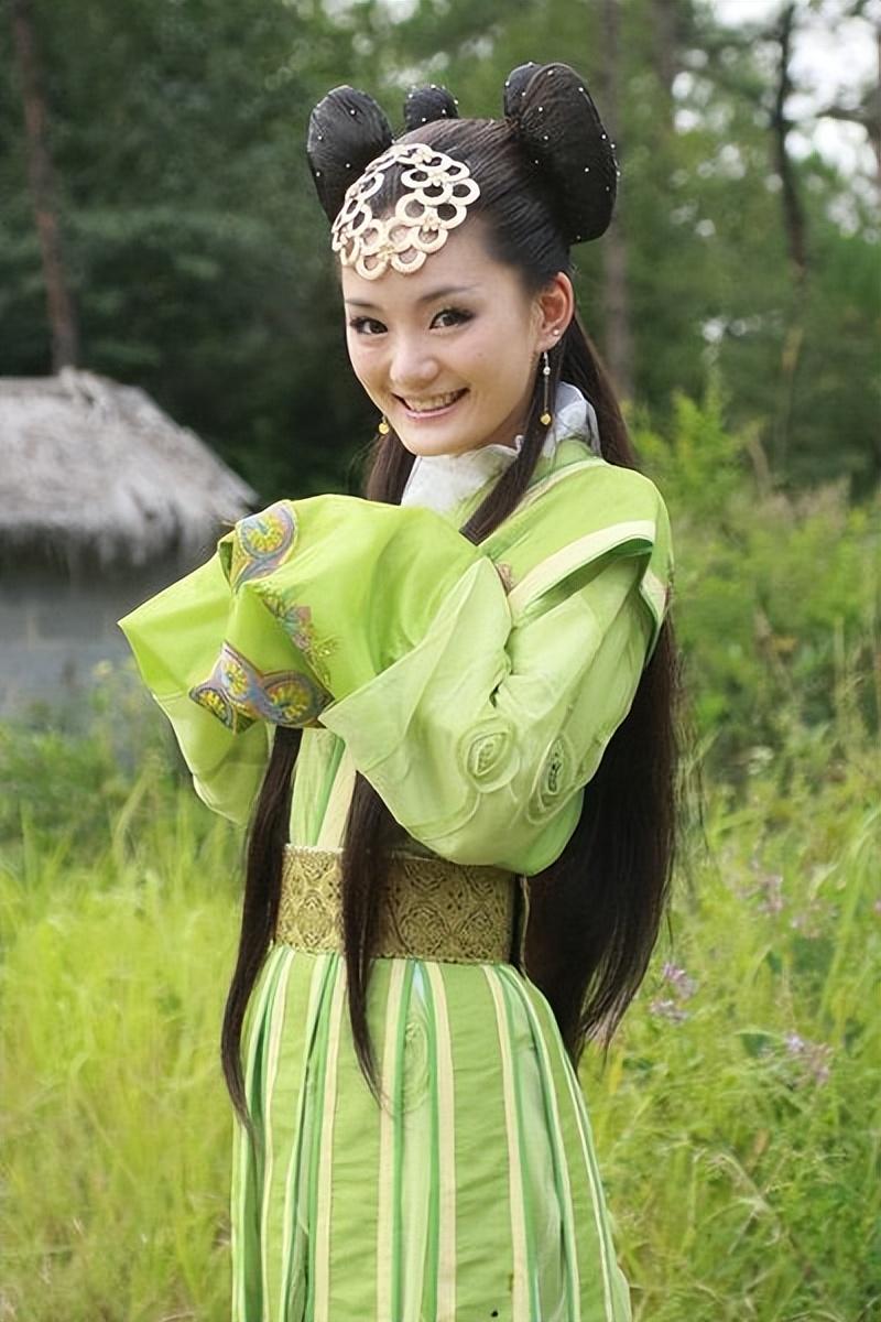 沦落成柜姐曾经红极一时的兔子精楼安琪如今怎样了