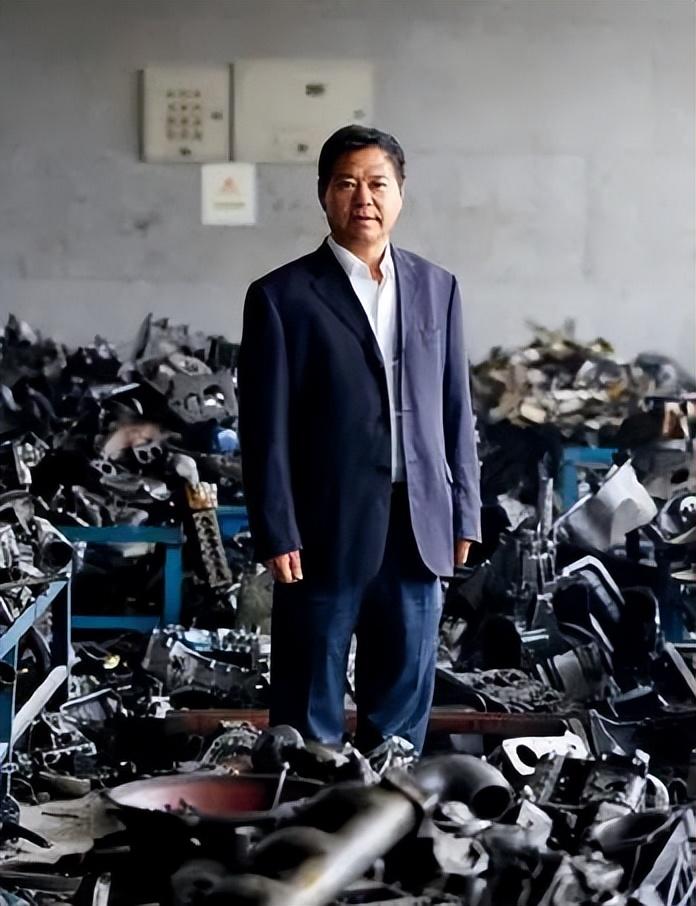 蓝翔校长荣兰祥争夺财产跨省打岳父把三个女儿送监狱