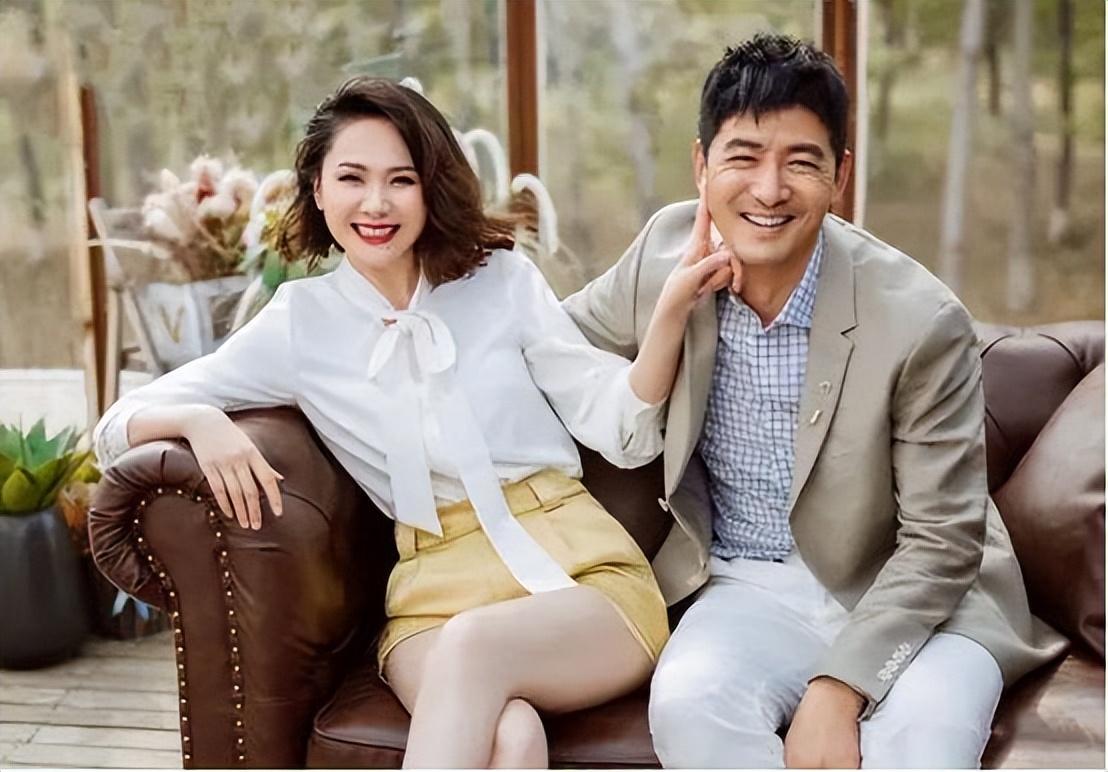 回顾再看程莉莎用卑微换来的婚姻才明白她为何执意嫁郭晓东