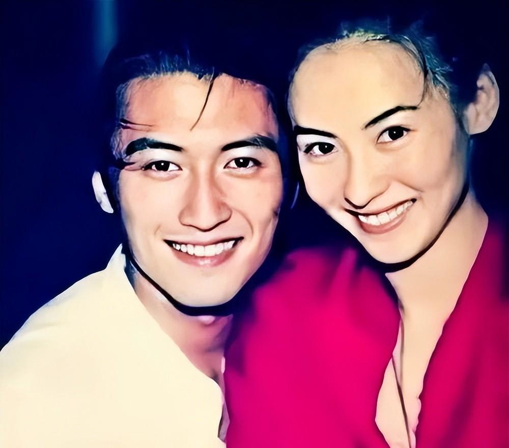 回顾如今才明白谢霆锋对张柏芝不是喜欢而是深爱