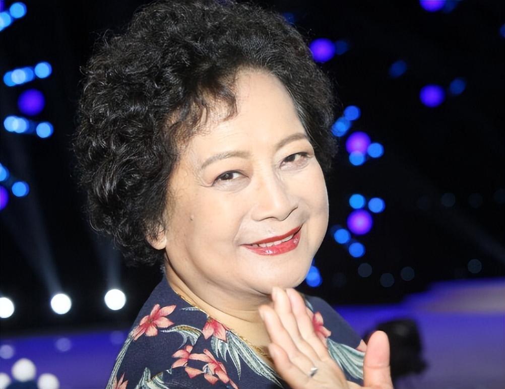 这究竟是怎么一回事呢?当年左大玢又为何会从湘剧演员转行拍戏呢?