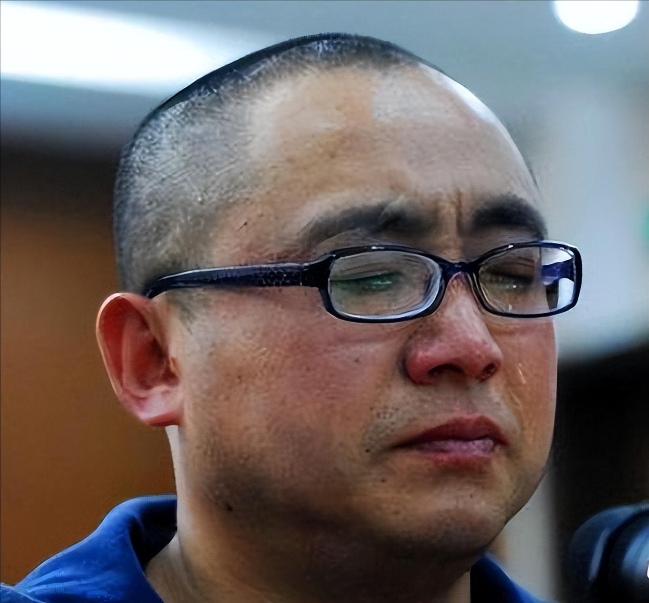 94年江西灭门案主犯逃亡17年混成古寺高僧一部抄经卖50万