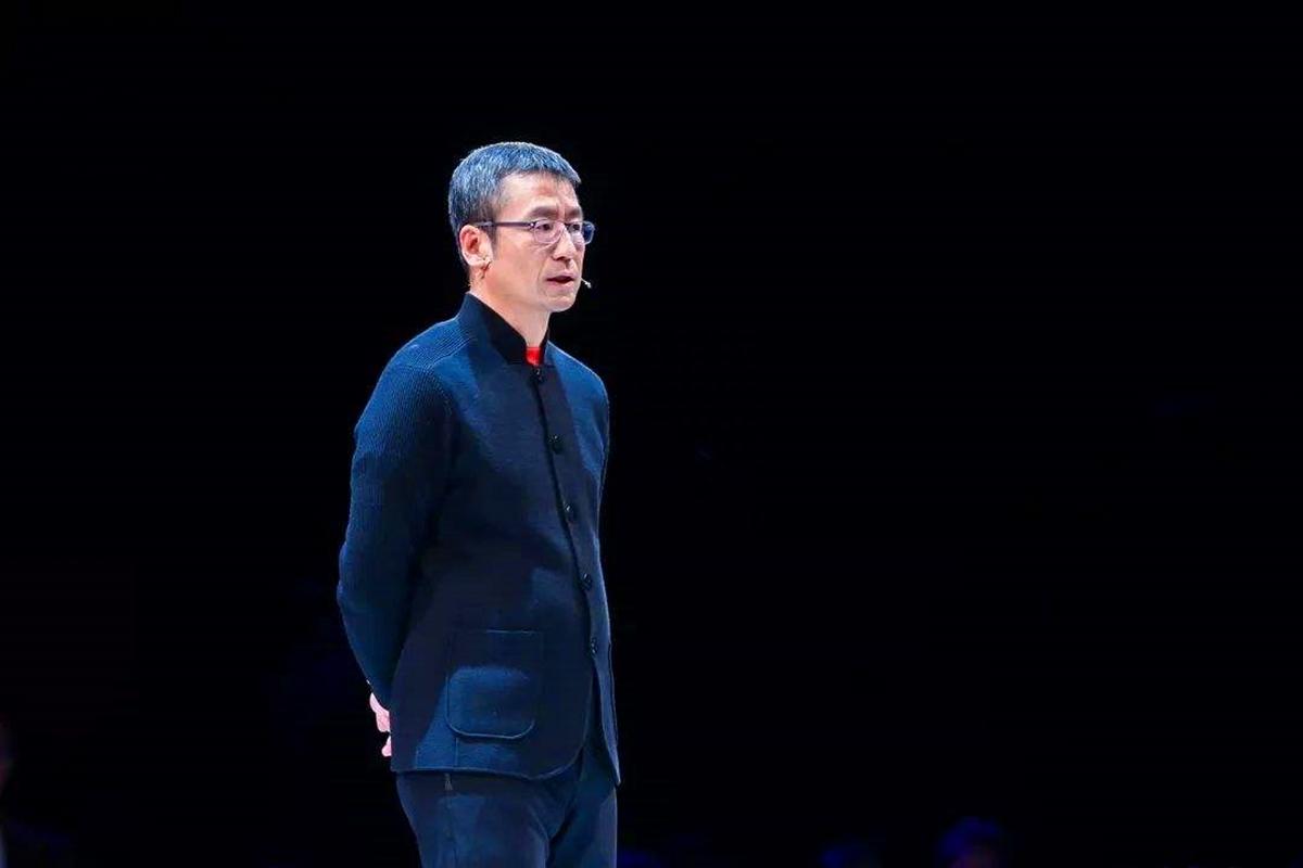 央视一哥白岩松被病痛折磨暴瘦50斤睡34个小时数次想自杀