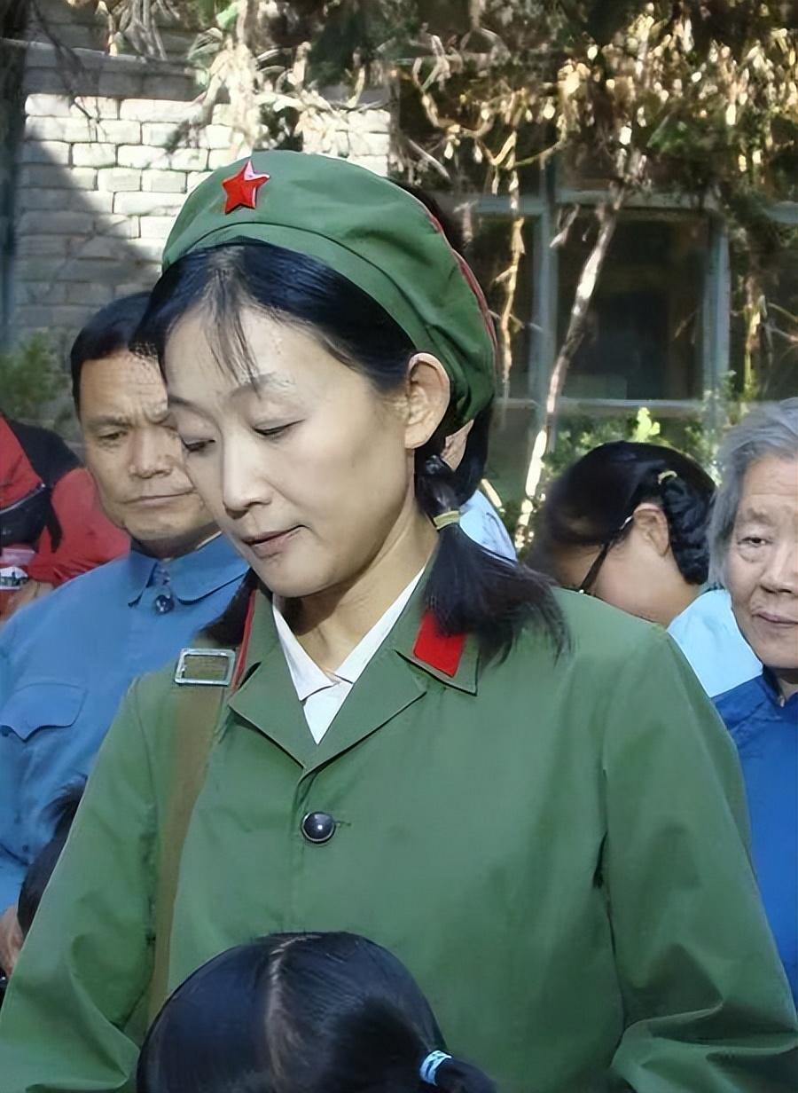 国家一级演员陈瑾59岁从没谈过恋爱和亲哥哥互相照顾一生