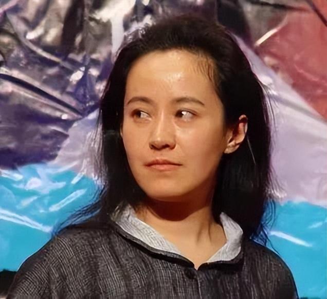 1990年,北京籍演员剧雪在参演电影《出嫁女》.