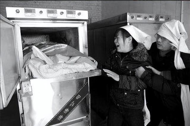 回顾火葬场什么尸体都敢烧?内部规定:有一种尸体给再多钱也不能烧