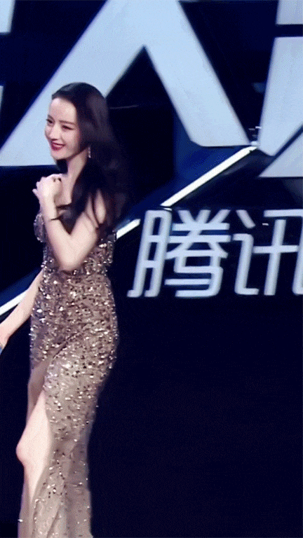 女明星亮相红毯热巴摇曳生姿巩俐霸气震场林志玲发挥失常