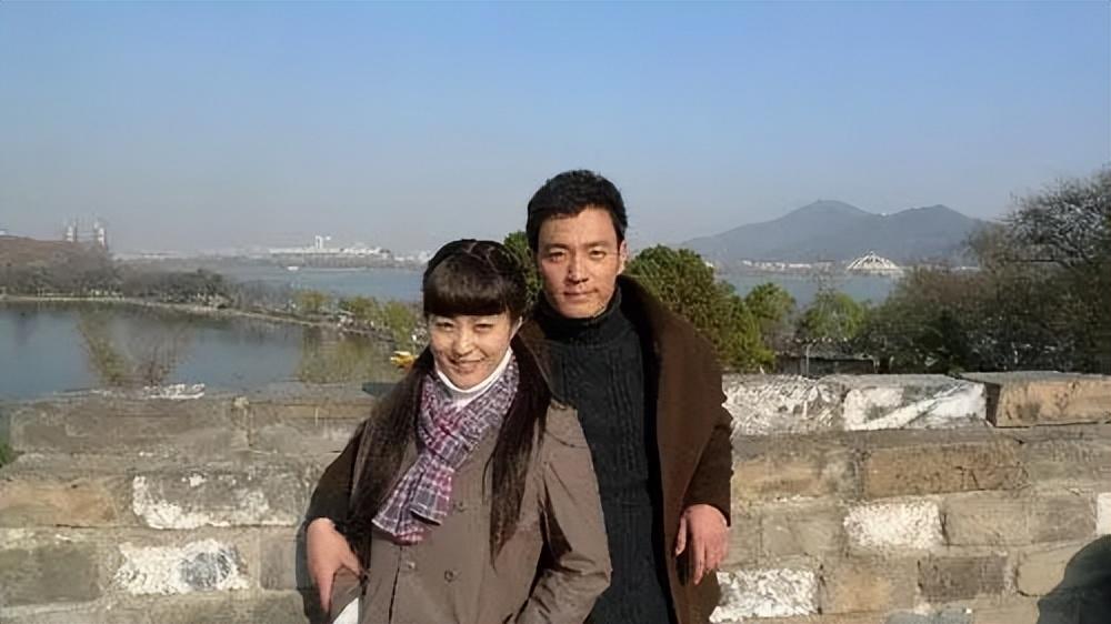 他娶过郝蕾爱过王珞丹负了殷桃没想到和小11岁的她修成正果