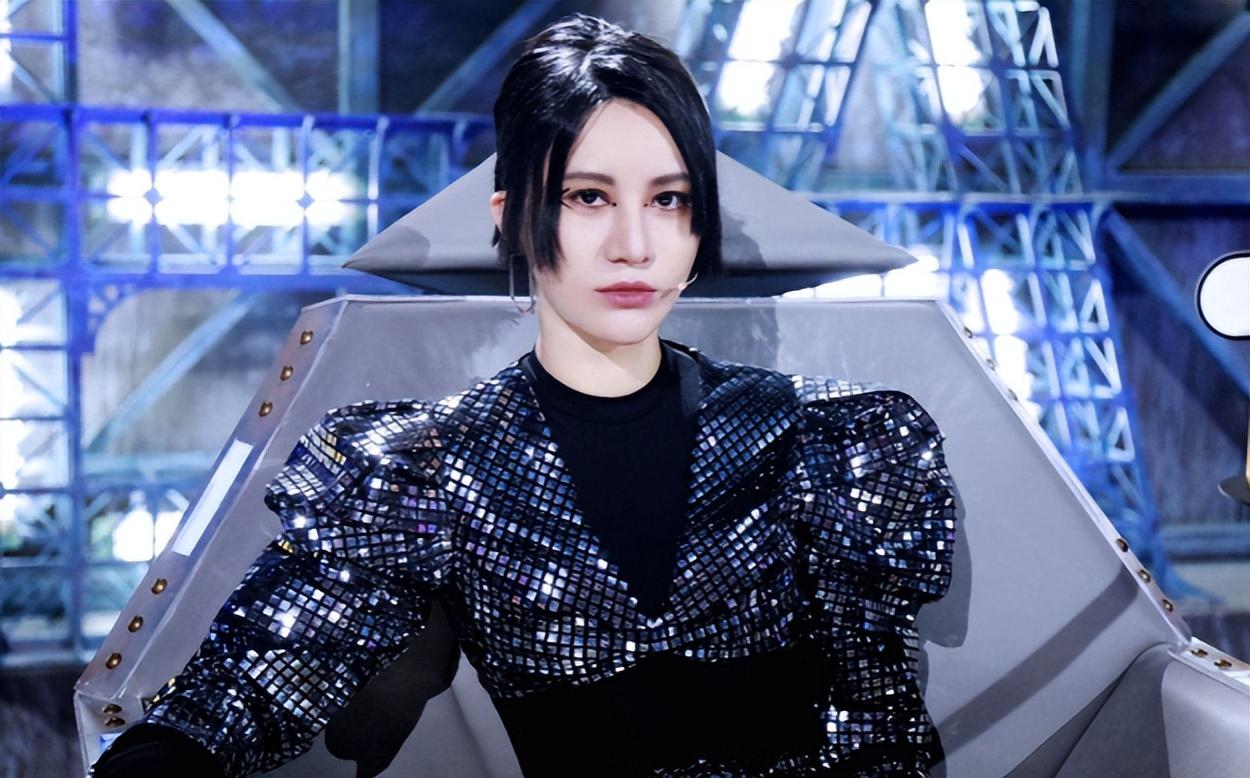 回顾超级女声6位冠军对比只有一人成大咖你认为谁才是总冠军