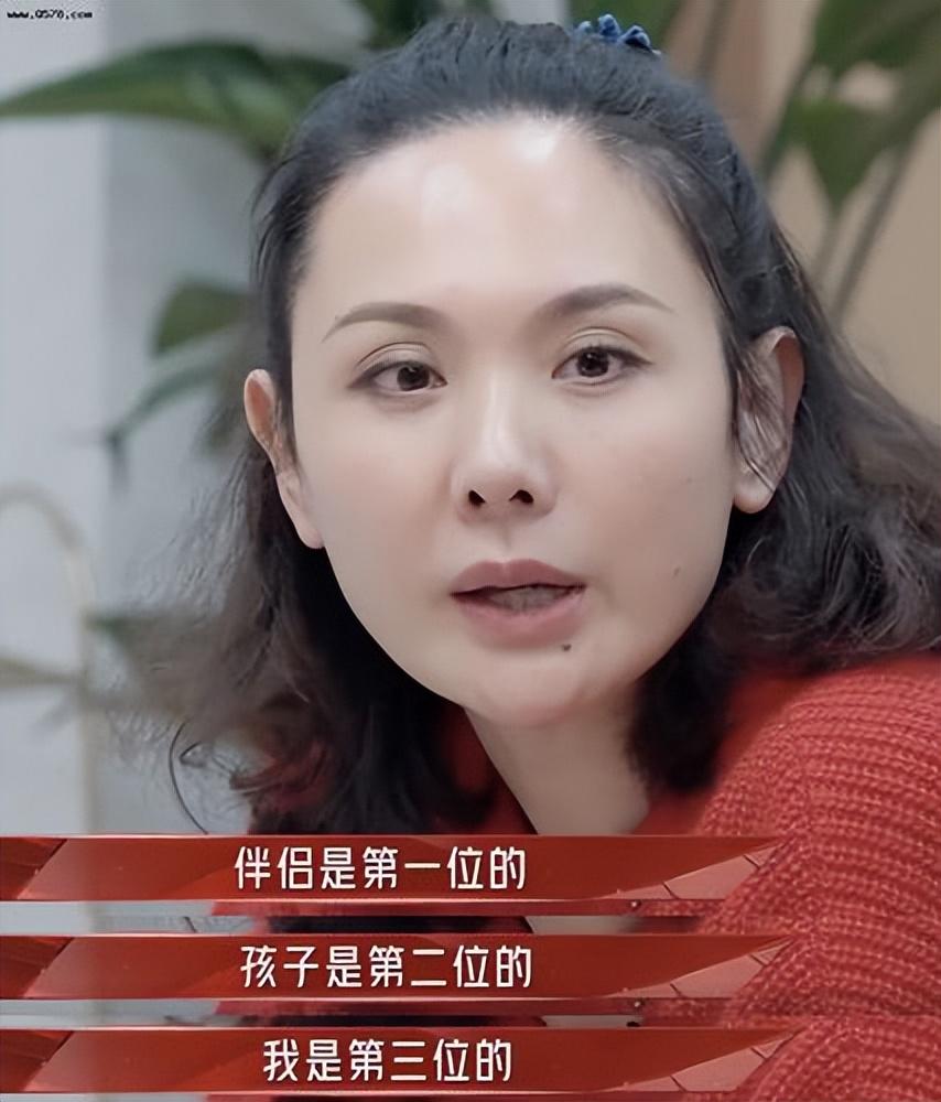 回顾再看程莉莎用卑微换来的婚姻才明白她为何执意嫁郭晓东