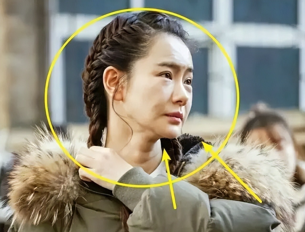 女明星离开十级美颜脸就崩了看看路人镜头下的她们过于真实