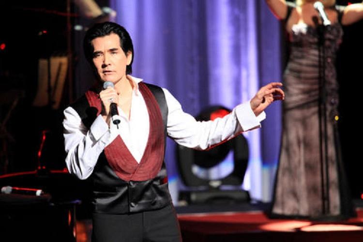 回顾费翔爱过3个顶级美女自称一辈子不会结婚他经历了啥