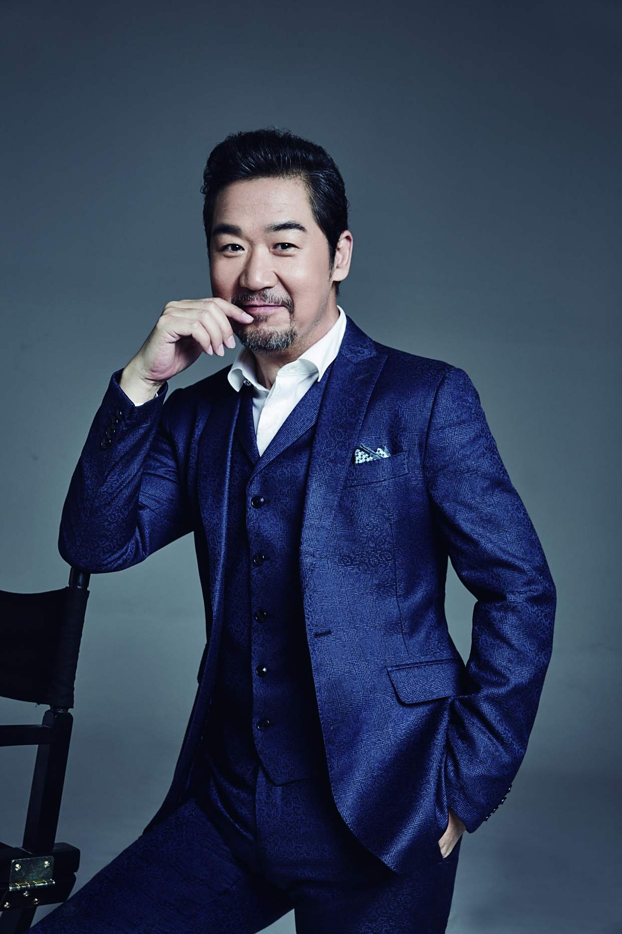 蔡国庆:从奶油小生到多次荣立三等功