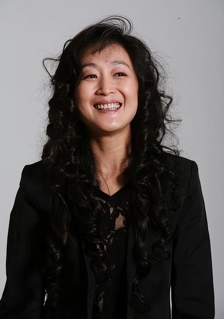 国家一级演员陈瑾59岁从没谈过恋爱和亲哥哥互相照顾一生